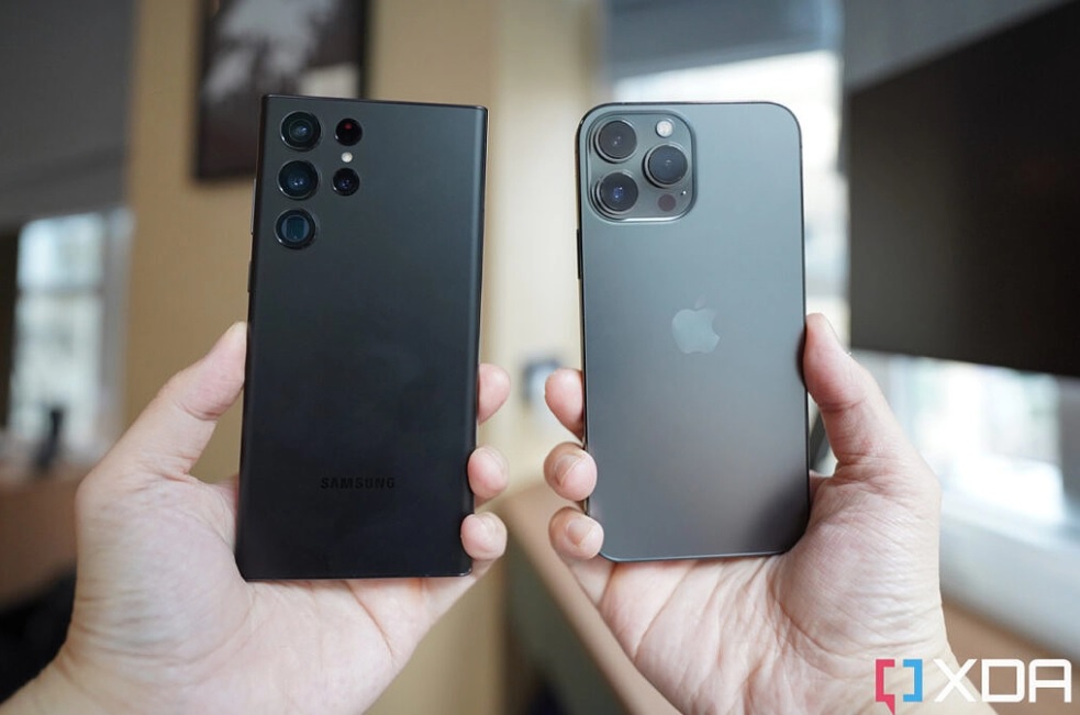 So sánh 2 siêu phẩm Galaxy S22 Ultra vs iPhone 13 Pro Max
