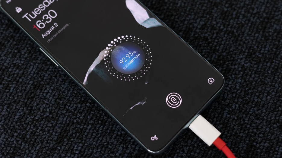 Trình làng flagship giá huỷ diệt phân khúc - OnePlus 10T