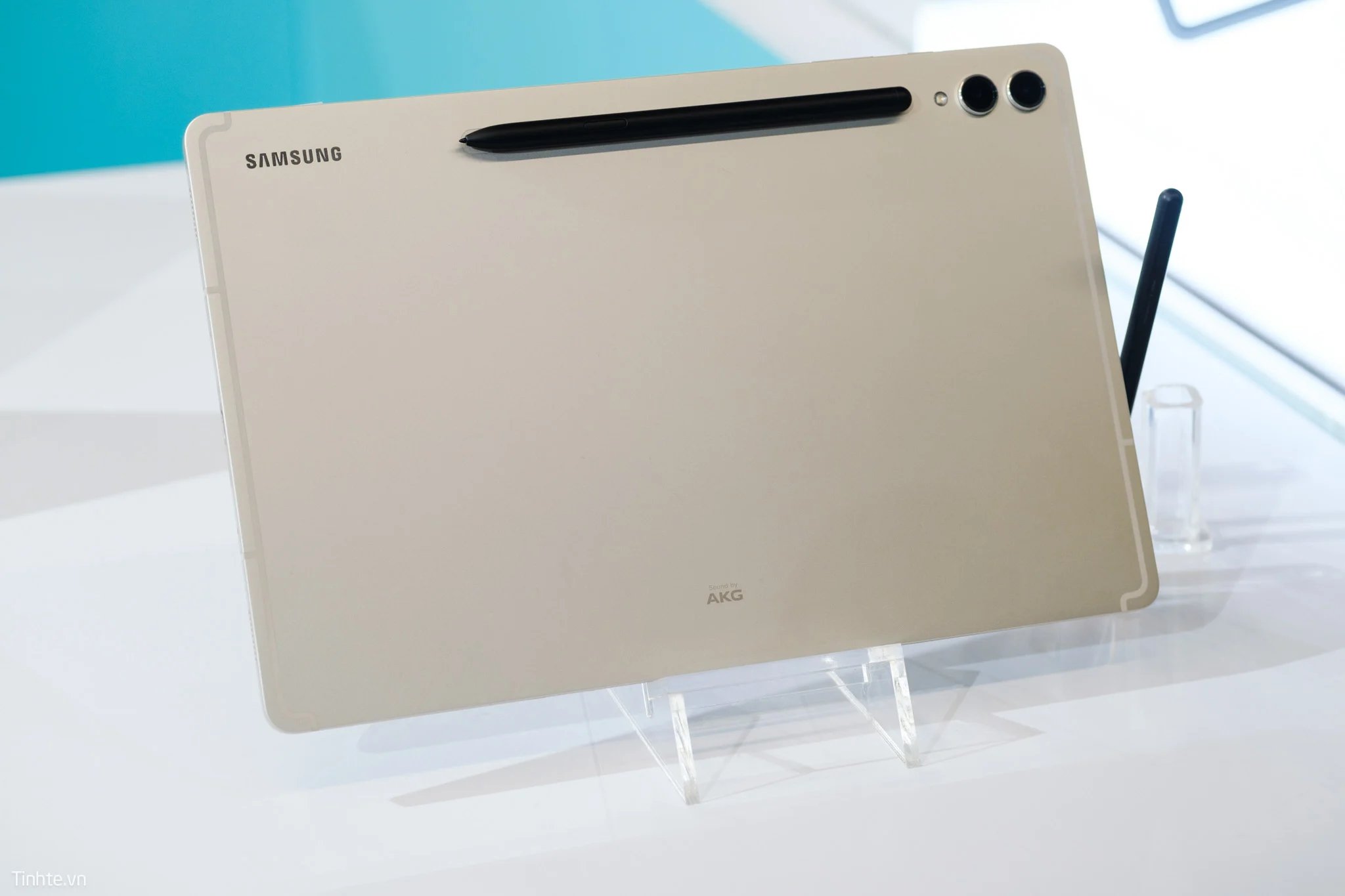 Samsung vô tình tiết lộ Galaxy Tab S9 FE: có bản Plus, chip Exynos 1380, camera kép, nhiều màu sắc